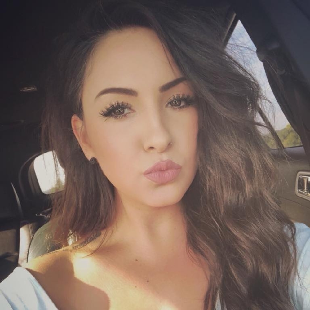 Meet your Posher, Sabrina